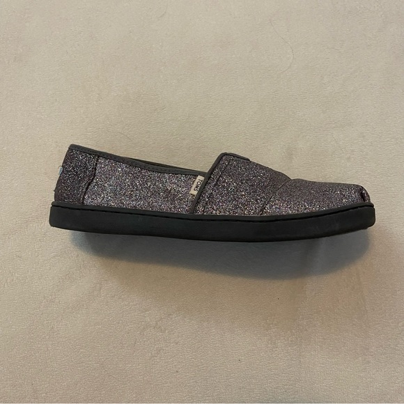 Tom’s girls multicolored glitter classic slip on loafers - Picture 3 of 8